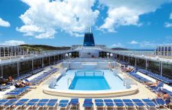 MSC Lirica - MSC Cruises - hlavní bazén na lodi