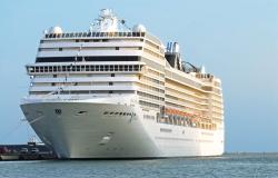 MSC Musica - MSC Cruises - pohled na majestátní loď v přístavu