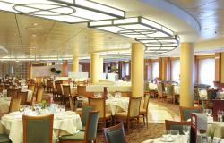 MSC Sinfonia - MSC Cruises - restaurace a malebný interiér lodi