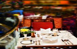 MS Oosterdam - Holland America Line - dekorativně laděný jídelní stolek