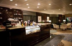 Azamara Journey - Azamara Club Cruises - Mosaic cafe na lodi