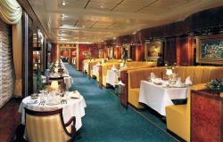 Norwegian Sun - Norwegian Cruise Lines - restaurace s bohatou uměleckou výzdobou na lodi