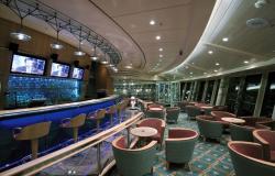 Explorer of the Seas - Royal Caribbean International - elegantní bar na lodi