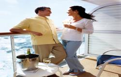 Radiance of the Seas - Royal Caribbean International - kajuta s balkónem lidmi a chlazeným vínem 