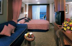 Radiance of the Seas - Royal Caribbean International - luxusní kajuta s manželskou postelí na lodi
