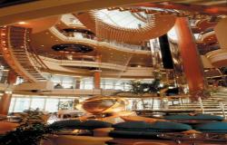 Splendour of the Seas - Royal Caribbean International - moderní promenáda na lodi