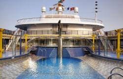 Costa Mediterranea - Costa Cruises - bazén na hlavní palubě
