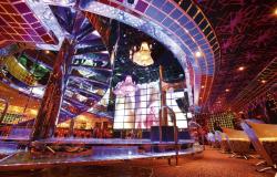 Costa Pacifica - Costa Cruises - velkoplošná obrazovka u bazénu